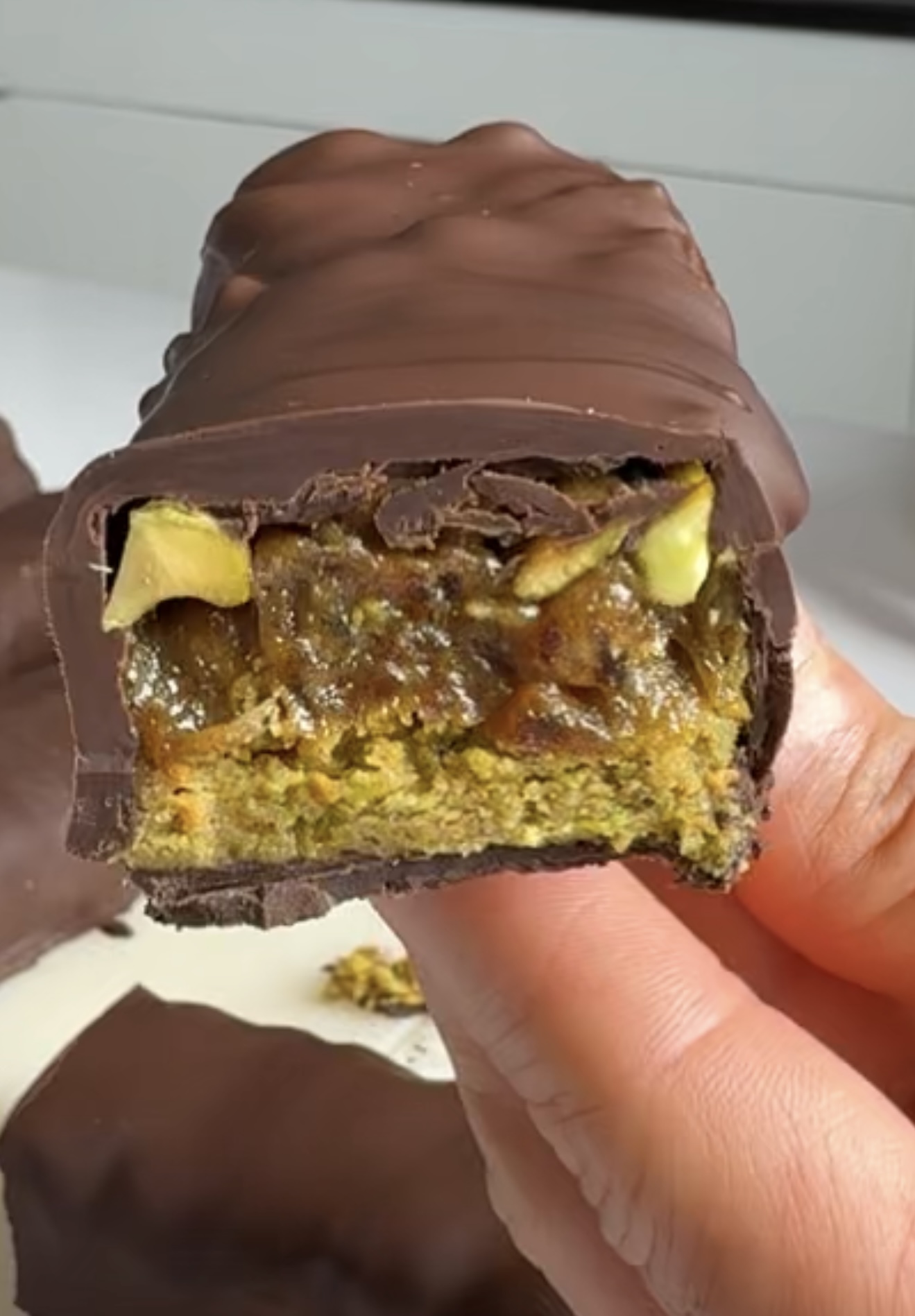 Barra de Chocolate com Pistache e Tâmara